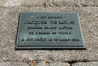 Jacques de Molay Memorial, Pont Neuf