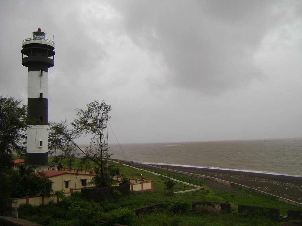 Lighthouse daman | Lighthouse timings, history, images, best time
