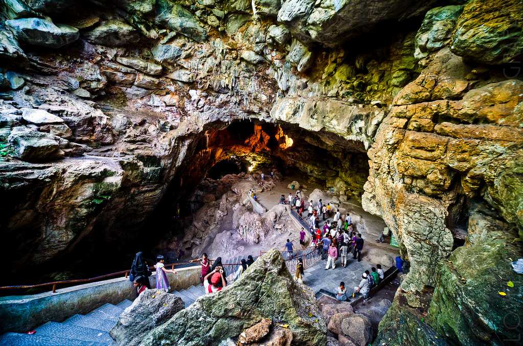 Borra Caves Trekking